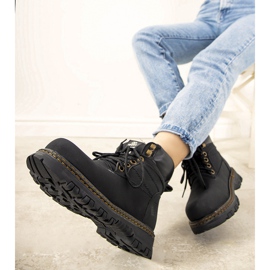 Černé, zateplené dámské kozačky značky Livia černá 1 Černé, zateplené dámské kozačky značky Livia černá 1