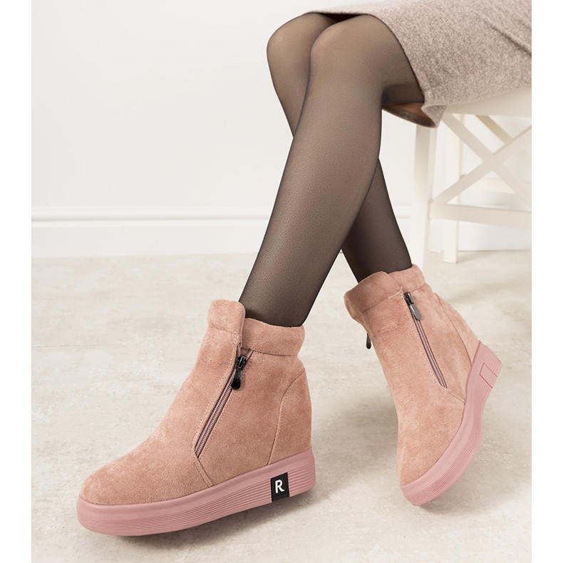 Růžové dámské kozačky na klínku Brousse růžový 1