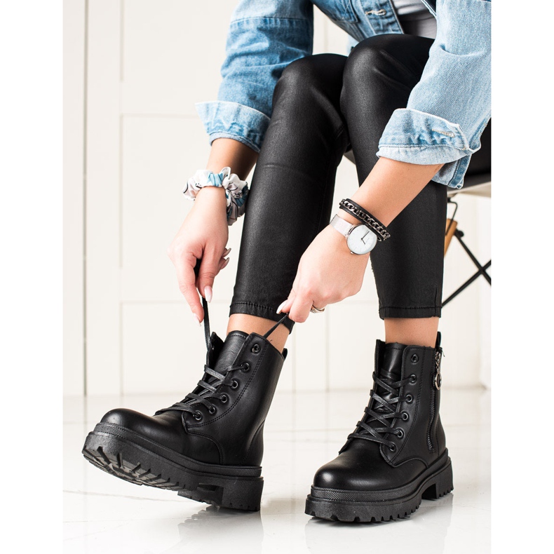 TRENDI Černé Trappery Se Zipem černá 2 TRENDI Černé Trappery Se Zipem černá 2