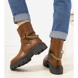 Hnědé zateplené kozačky s řetízkem Porta hnědý 2