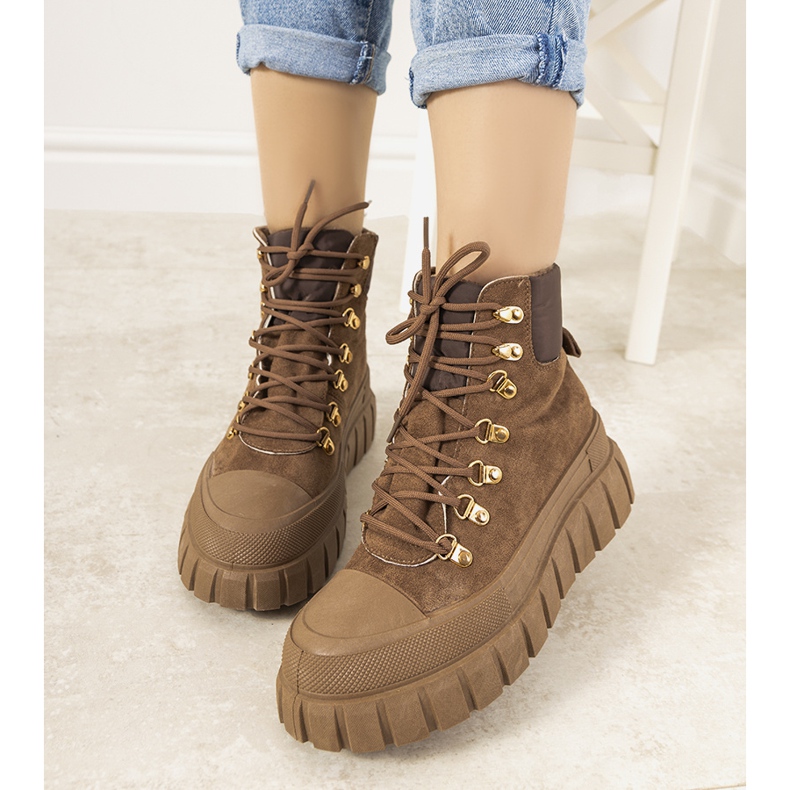 Hnědé zateplené dámské šněrovací kozačky od Calabresi hnědý 2