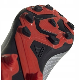 Kopačky Adidas Predator 19.4 FxG Jr G25822 stříbrný 5 Kopačky Adidas Predator 19.4 FxG Jr G25822 stříbrný 5