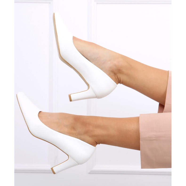 Lodičky na příspěvku Ester White bílý 1