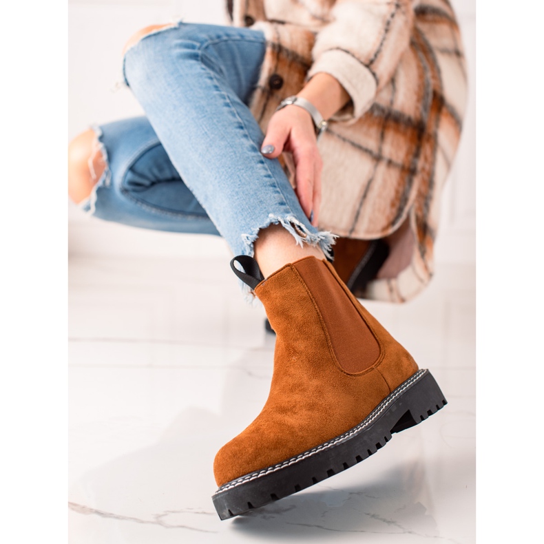 Ideal Shoes Semišové kotníkové boty na platformě hnědý 2