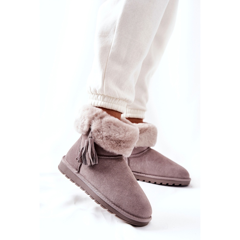 Dámské sněhovéfock izolované šedými okraji šedá 3