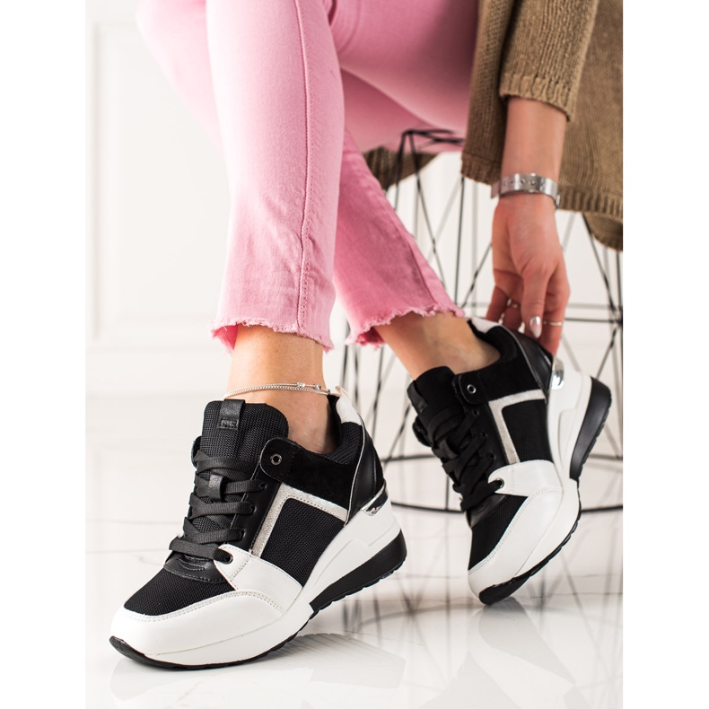 TRENDI Lehké klínové tenisky bílý černá 1