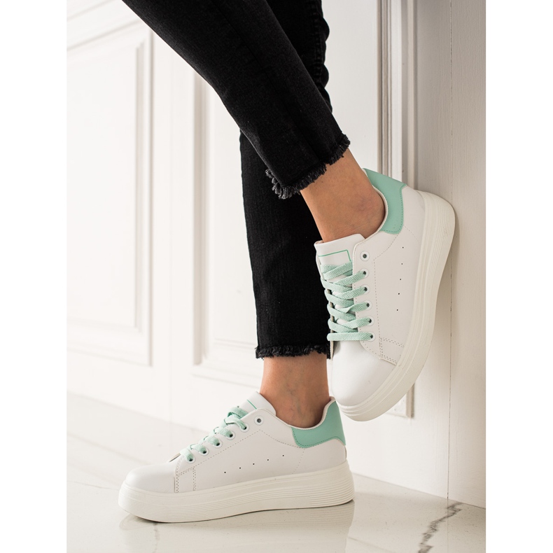 Ideal Shoes Klasické bílé tenisky bílý zelený 1