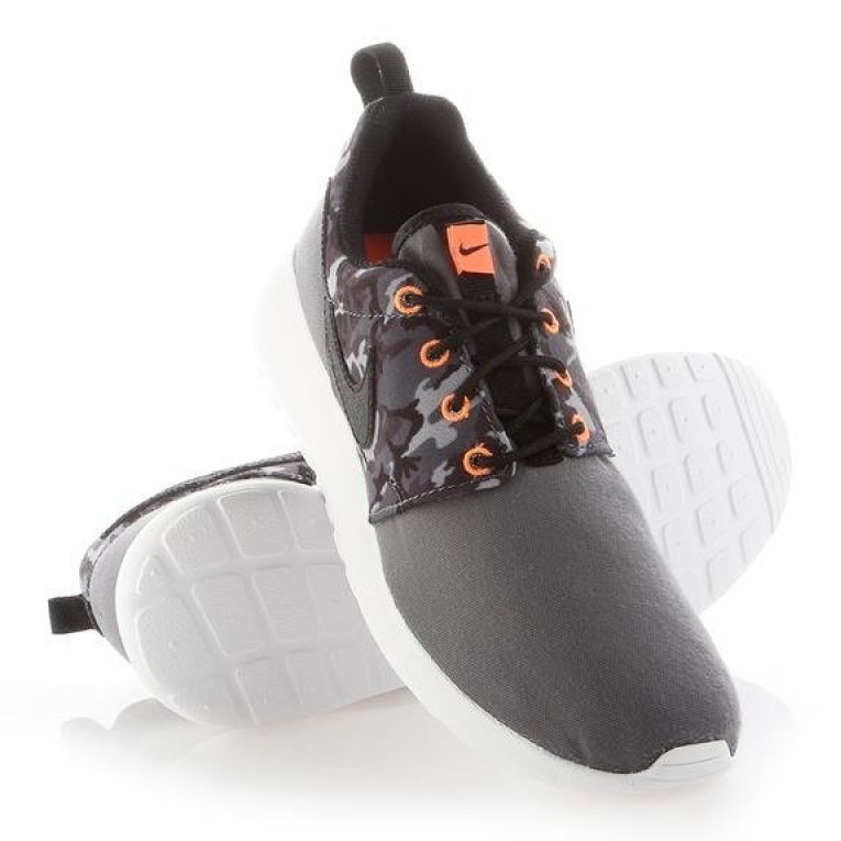 Boty Nike Roshe One Print Jr 677782-004 bílý 1