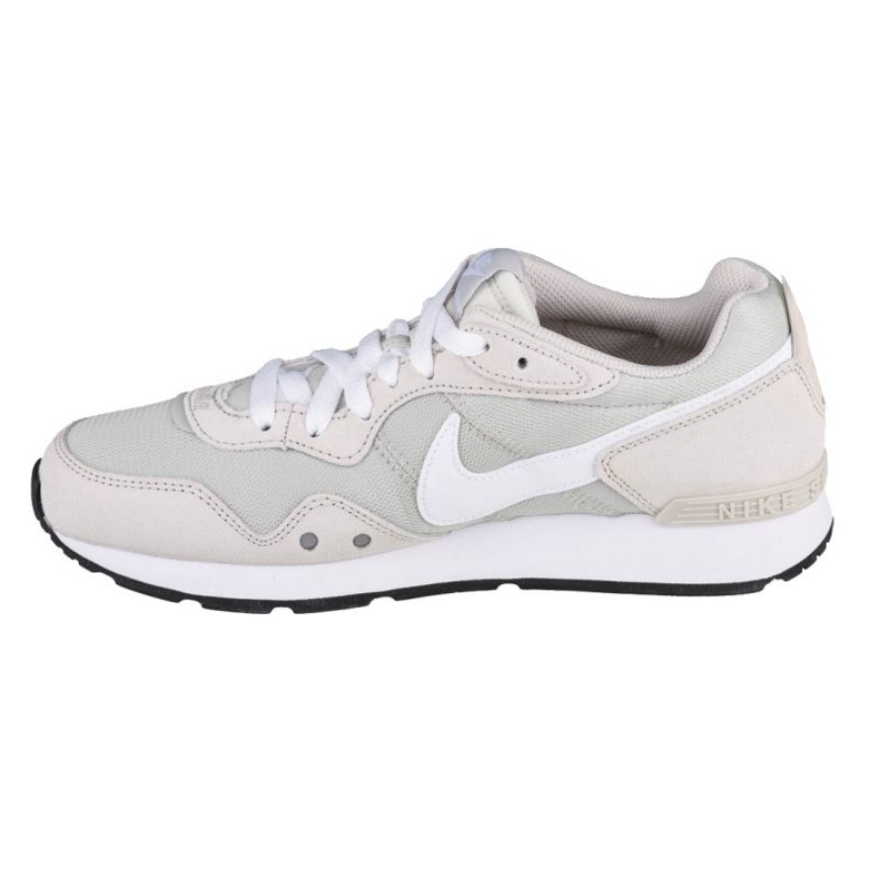 Nike Venture Runner W CK2948-002 bílý šedá 1