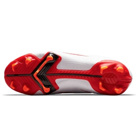 Kopačky Nike Superfly 8 Academy CR7 Mg Jr DB2672-600 šedá / stříbrná, bílá, červená bílý 1