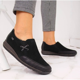 Kožené boty s klínkem, černé W Rieker 44259 černá 2