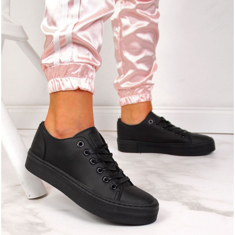 Černé nízké tenisky na platformě Big Star W II274098 černá 2