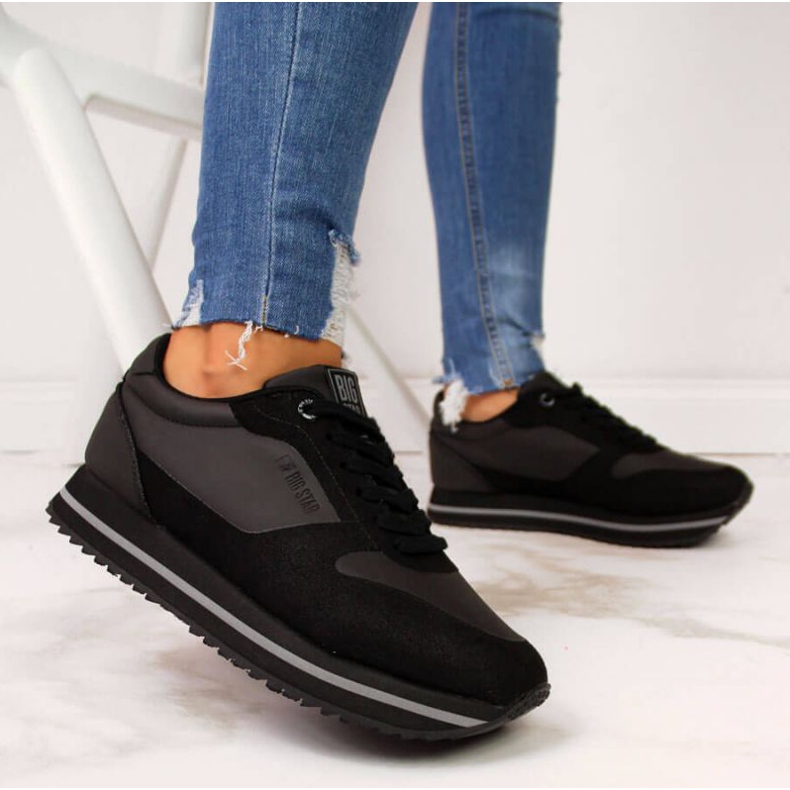 Černé sportovní boty na platformě Big Star W II274217 černá 2