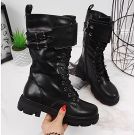 Pracovníci izolovaní na platformě Vinceza W JAN54 černé bílý černá 1