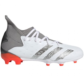 Kopačky Adidas Predator Freak.3 Fg Jr FY6280 bílá, bílá, šedá / stříbrná bílý 2