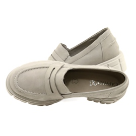 Dámské kožené mokasíny Caprice 24755-28 217 šedá 7