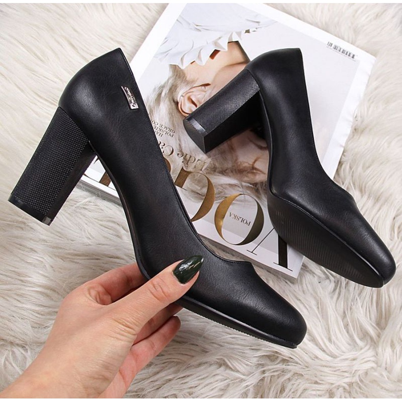 Lodičky na sloupku Sergio Leone W SK193A černá 1