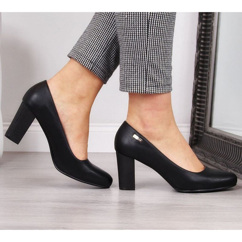 Lodičky na sloupku Sergio Leone W SK193A černá 2