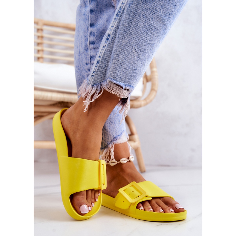 Dámské pantofle Big Star s přezkou FF274A392 Žlutá 2