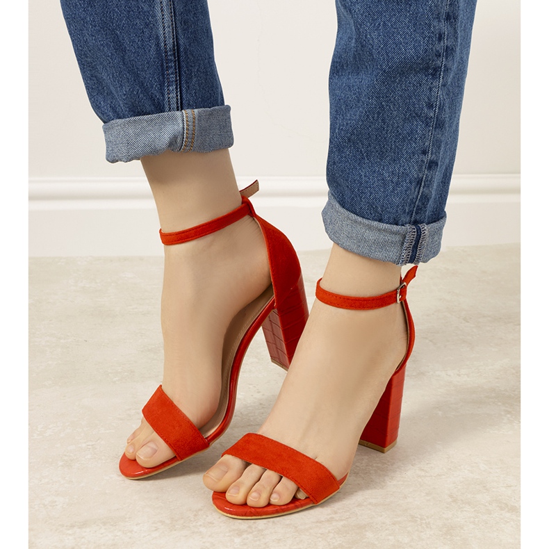 BM Červené lodičky na sloupku s hadím vzorem Dolores 2