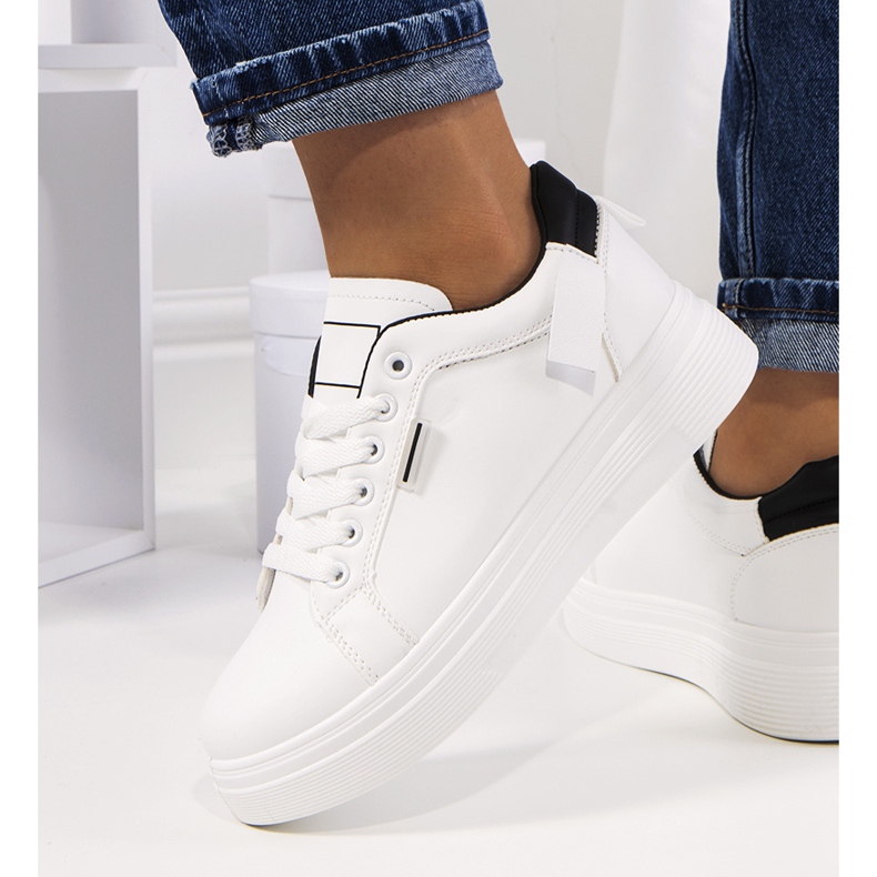 Bílé tenisky na platformě Perales bílý 1