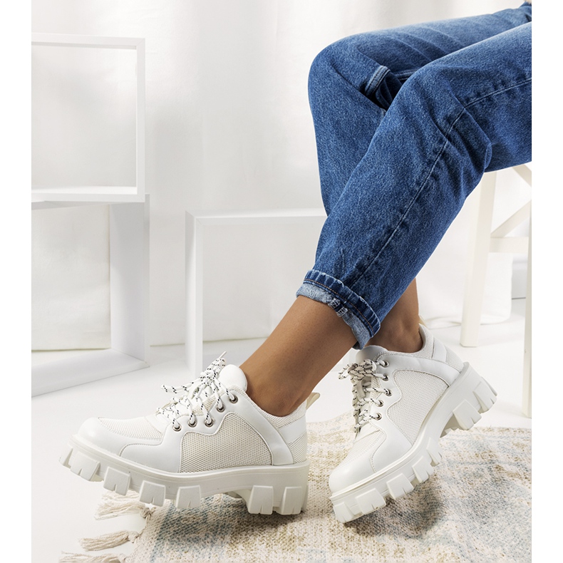 Bílé dámské tenisky Bernic bílý 1