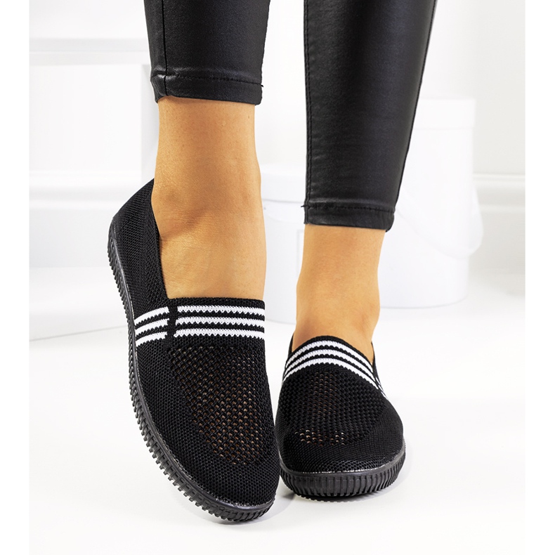 Černé prolamované tenisky Tanya černá 1 Černé prolamované tenisky Tanya černá 1