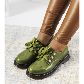 Zelené lakované boty Kristina zelený 2