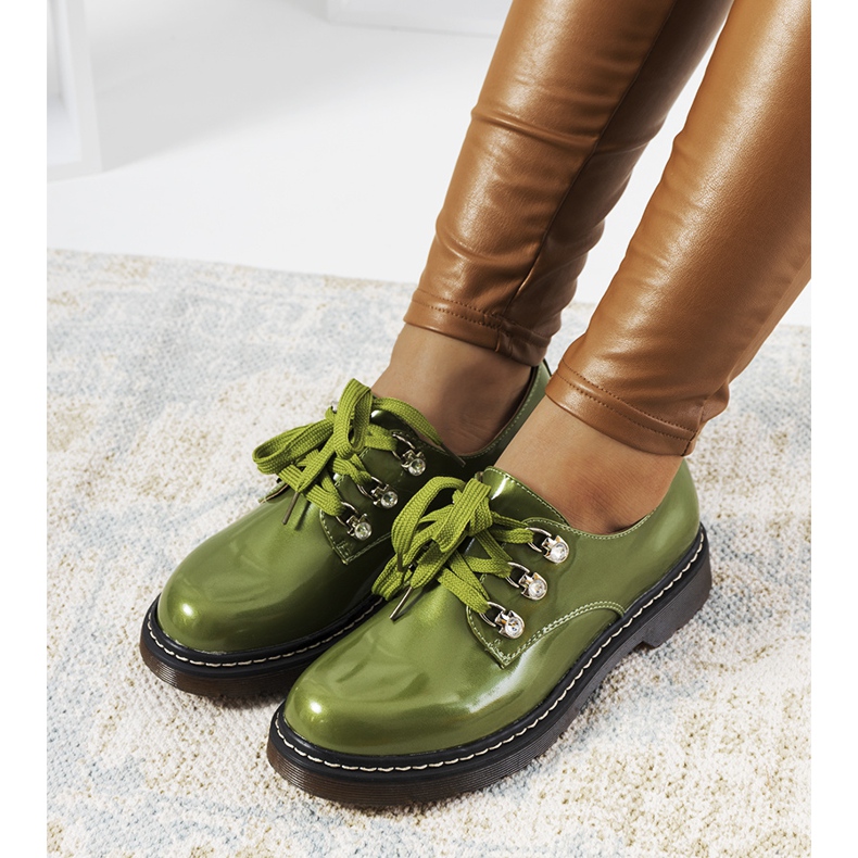 Zelené lakované boty Kristina zelený 2