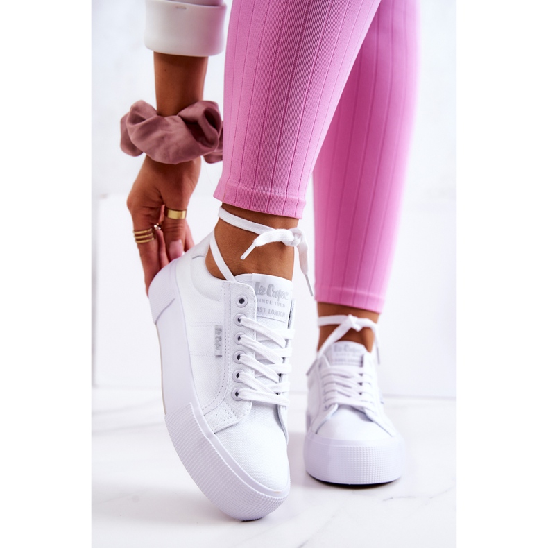 Bílé tenisky Lee Cooper LCW-22-31-0884L bílý 1