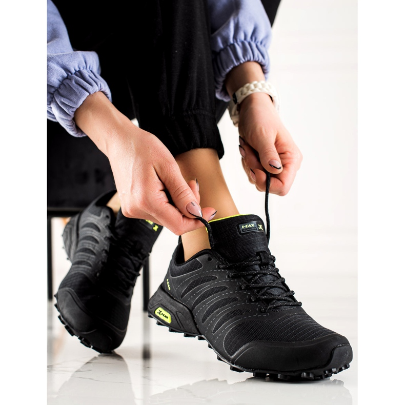 TRENDI Pohodlné trekové boty černá 1