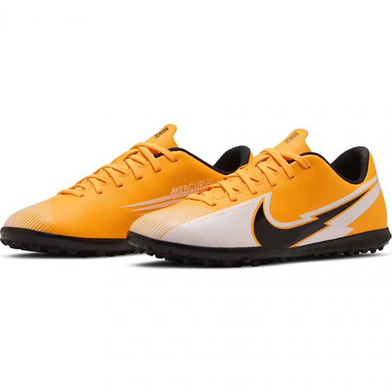 Kopačky Nike Mercurial Vapor 13 Club Tf Jr AT8177 801 vícebarevný žlutá 1