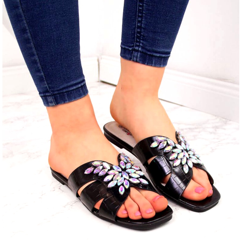 Černé pantofle s kamínky S. Bararski W OLI104 černá 3