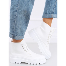 Kotníkové trekové tenisky Costa White bílý 1