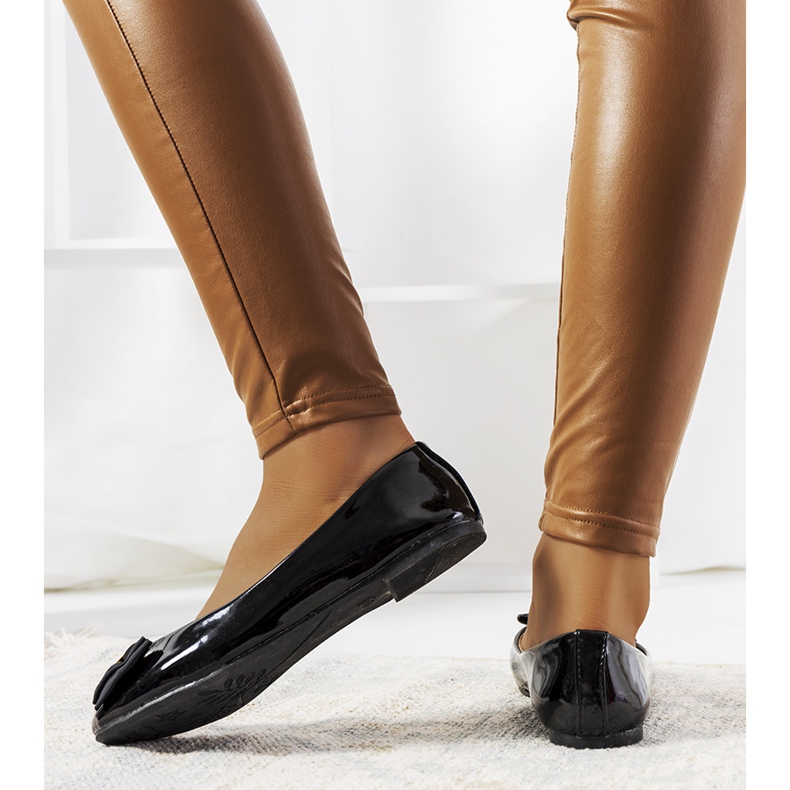 Baleríny Flynn s černým patentem černá 1 Baleríny Flynn s černým patentem černá 1