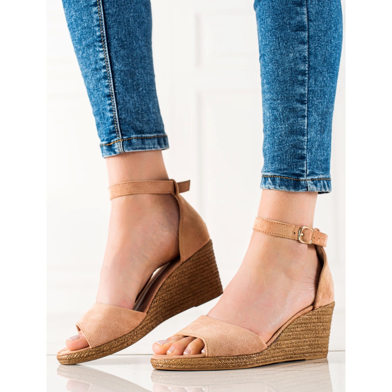 W. Potocki Semišové sandály na klínku Potocki béžový 1