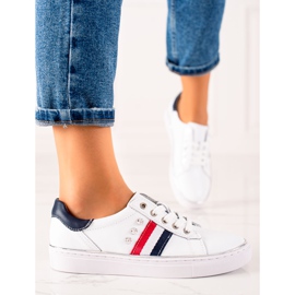 Sportovní tenisky vyrobené z kůže VINCEZA bílý 2