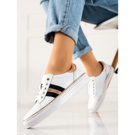 Sportovní tenisky vyrobené z kůže VINCEZA bílý 1
