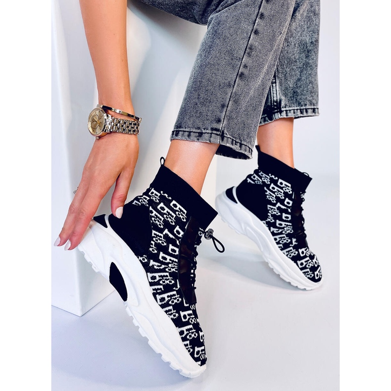 Černé kotníkové boty Helti černá 2