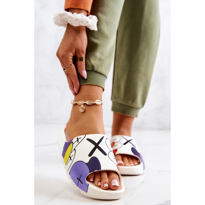 Gumové pantofle s potiskem bílých příšer 1