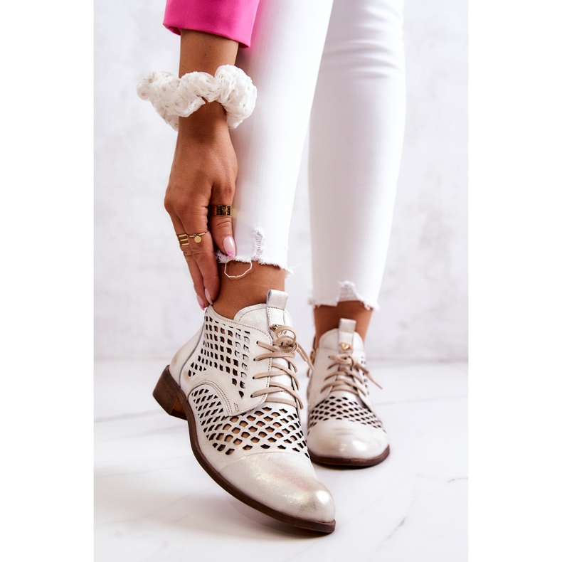 Kožené prolamované boty Nicole 2704/004 bílá a zlatá bílý 1
