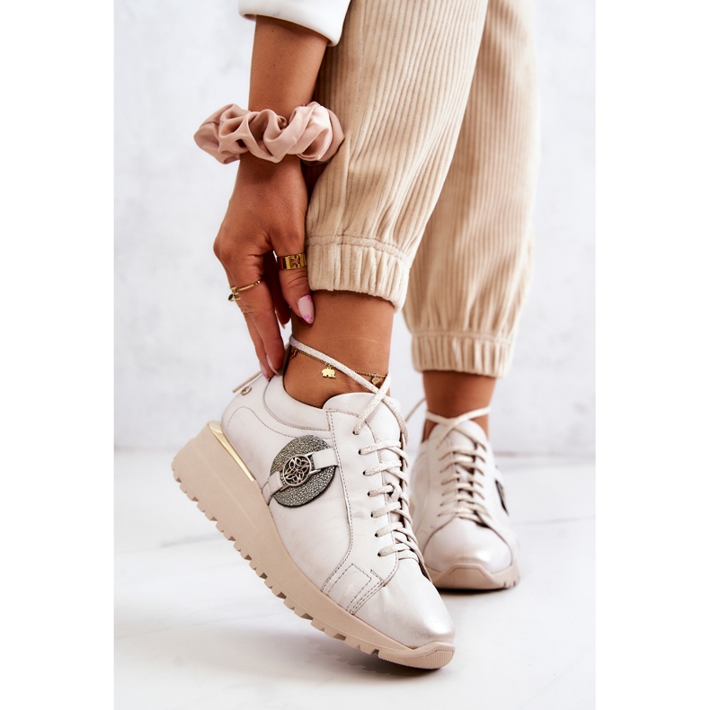 Kožená sportovní obuv na klínku Maciejka 05492-04 Béžová béžový 1 Kožená sportovní obuv na klínku Maciejka 05492-04 Béžová béžový 1