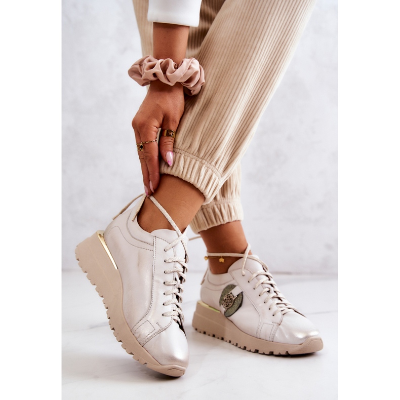 Kožená sportovní obuv na klínku Maciejka 05492-04 Béžová béžový 2 Kožená sportovní obuv na klínku Maciejka 05492-04 Béžová béžový 2