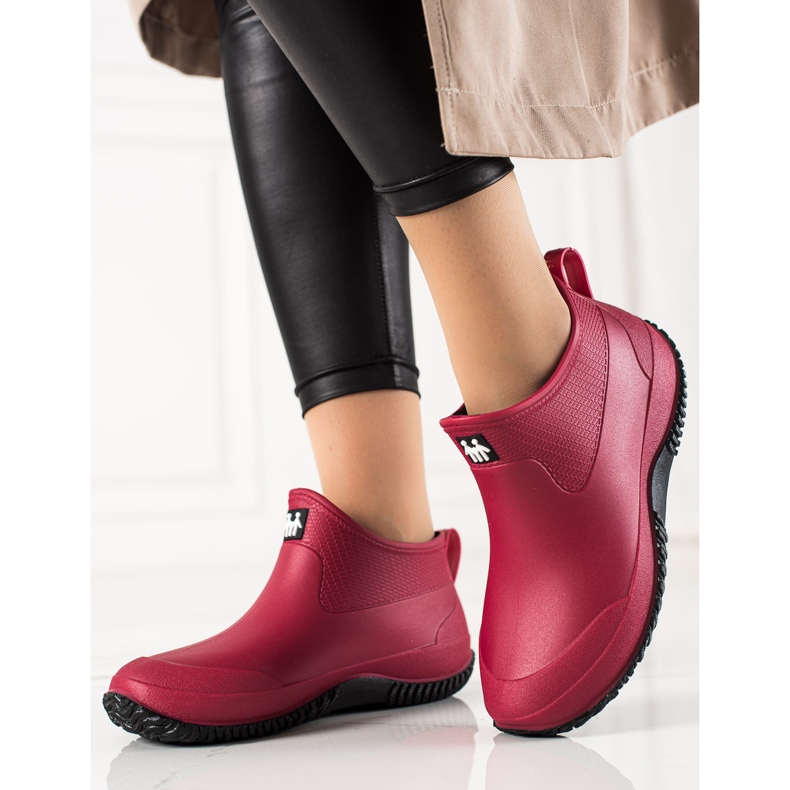 TRENDI Nízké červené galoše 2