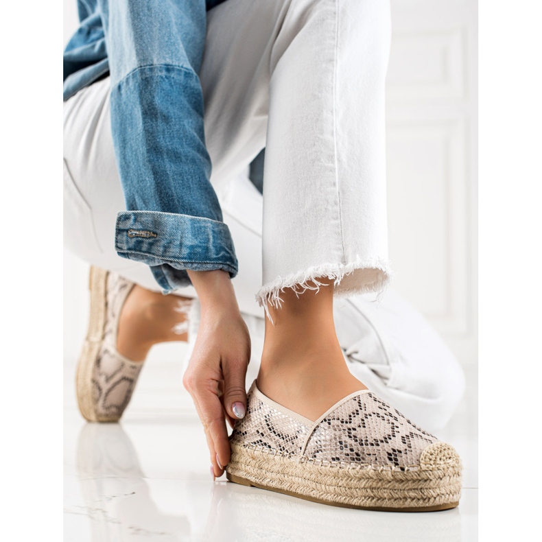 Bestelle Espadrilky Na Platformě Snake Print béžový 2