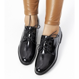 Černé lakované dámské boty Gardi černý 1