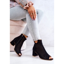 Kožené prolamované boty Maciejka 05420-43 Černá černý 2