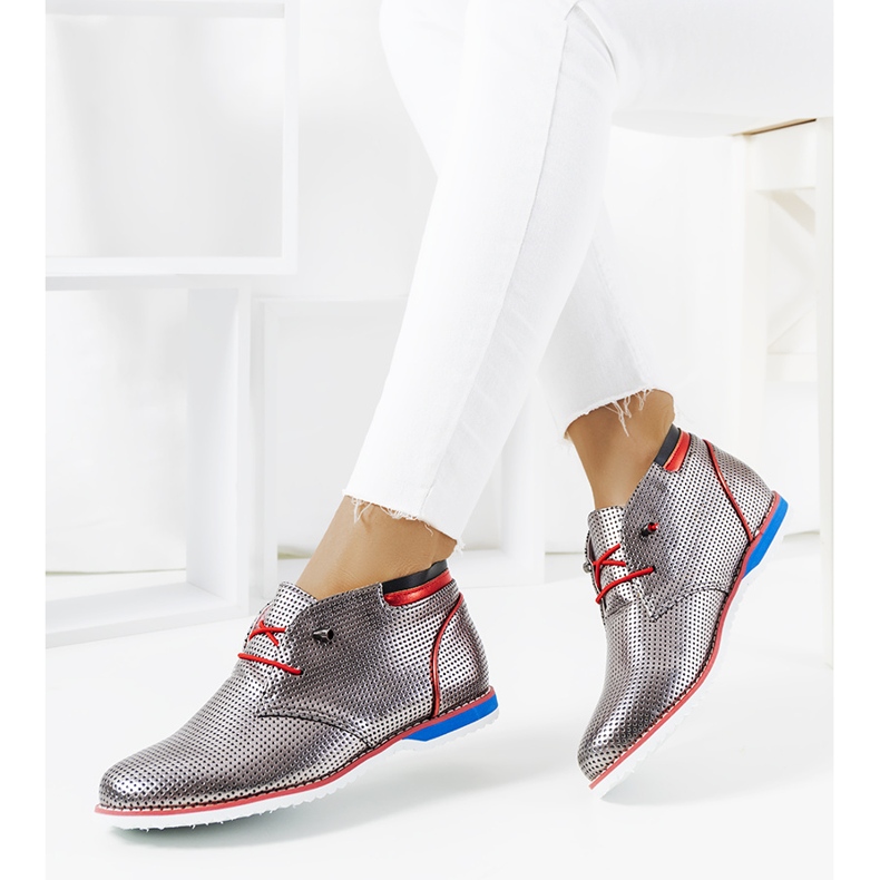 Stříbrné dámské prolamované boty Luella stříbrný 1