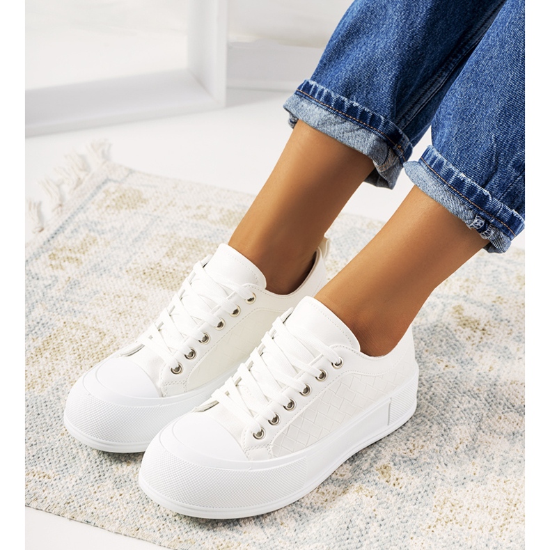 Bílé tenisky na silné Lutherově podrážce bílý 1