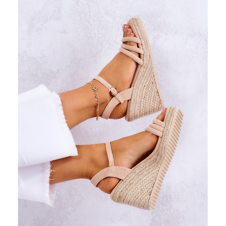 FJ1 Béžové semišové sandály na klínu Louisiana béžový 2